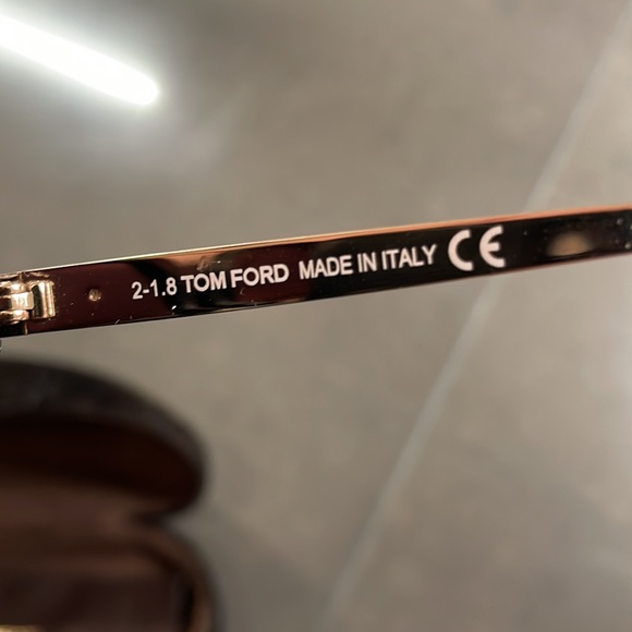 Tom Ford Lisa-02 Sunglasses - Picture 5 of 7